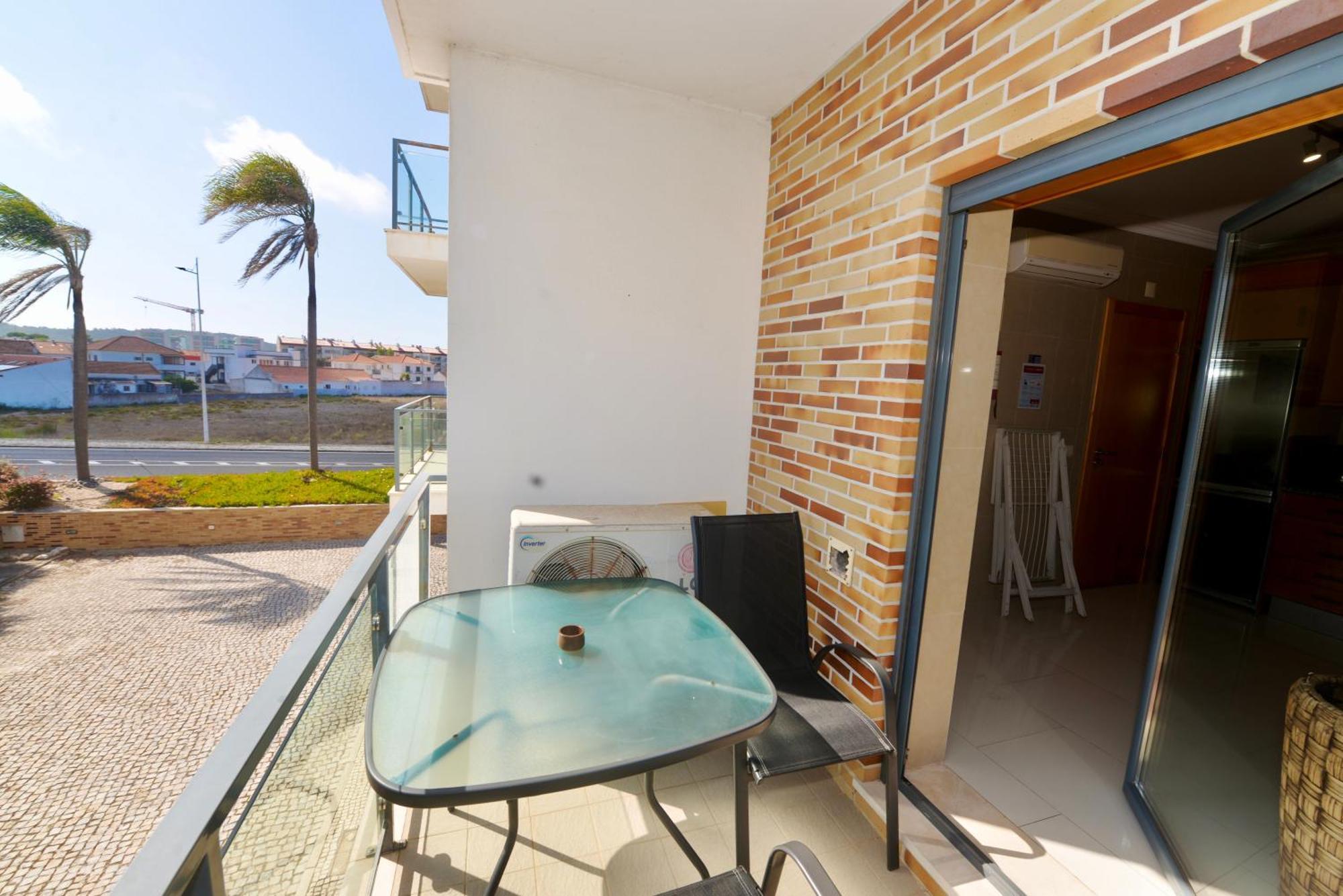 Pebble - 1 Bedroom Apartment Sleeps 5 With Pool & Tennis Court São Martinho do Porto Exterior foto